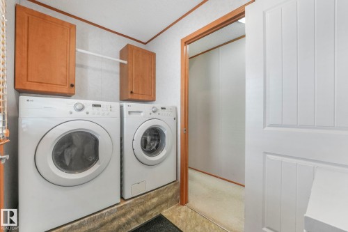 2055 Aspen Crescent, Leduc, AB - Indoor Photo Showing Laundry Room