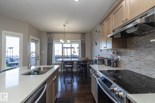 2208 Casey Crescent, Edmonton, AB - Indoor Photo Showing Kitchen With Double Sink With Upgraded Kitchen