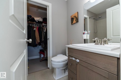 2208 Casey Crescent, Edmonton, AB - Indoor Photo Showing Bathroom