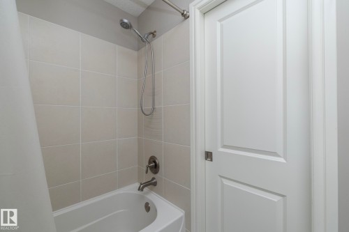 2208 Casey Crescent, Edmonton, AB - Indoor Photo Showing Bathroom