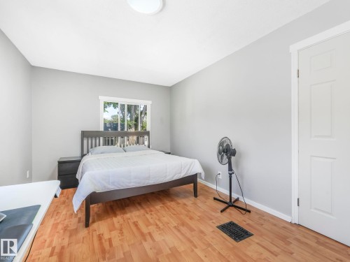 11532 88 Street, Edmonton, AB - Indoor Photo Showing Bedroom