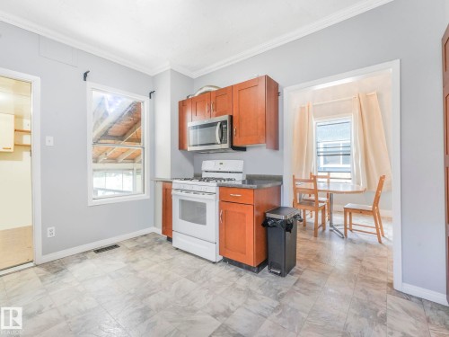 11408 81 Street, Edmonton, AB - Indoor Photo Showing Kitchen
