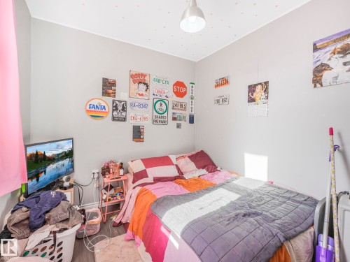 11408 81 Street, Edmonton, AB - Indoor Photo Showing Bedroom