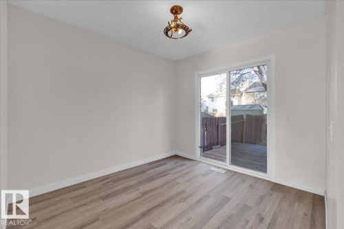 5512 38B Avenue, Edmonton, AB - Indoor Photo Showing Other Room