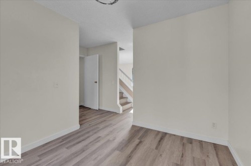 5512 38B Avenue, Edmonton, AB - Indoor Photo Showing Other Room