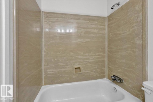 5512 38B Avenue, Edmonton, AB - Indoor Photo Showing Bathroom