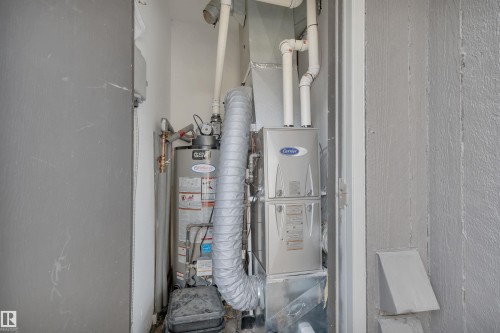 5926 172 Street, Edmonton, AB - Indoor