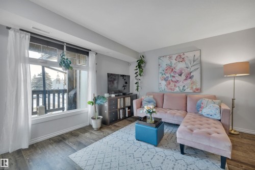 5926 172 Street, Edmonton, AB - Indoor Photo Showing Living Room