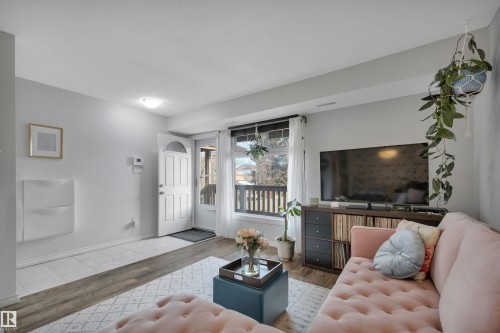 5926 172 Street, Edmonton, AB - Indoor Photo Showing Living Room