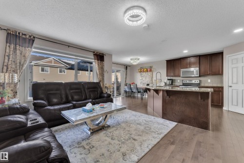 5516 5 Avenue, Edmonton, AB - Indoor