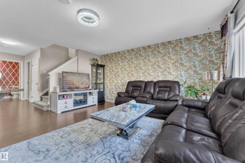 5516 5 Avenue, Edmonton, AB - Indoor Photo Showing Living Room