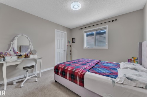 5516 5 Avenue, Edmonton, AB - Indoor Photo Showing Bedroom