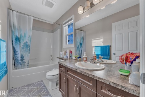 5516 5 Avenue, Edmonton, AB - Indoor Photo Showing Bathroom