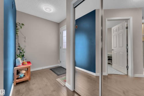 5516 5 Avenue, Edmonton, AB - Indoor Photo Showing Other Room