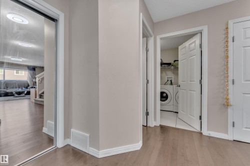 5516 5 Avenue, Edmonton, AB - Indoor Photo Showing Other Room