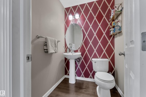 5516 5 Avenue, Edmonton, AB - Indoor Photo Showing Bathroom