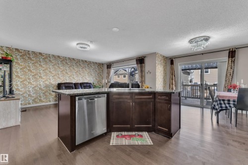 5516 5 Avenue, Edmonton, AB - Indoor Photo Showing Kitchen
