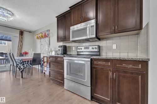 5516 5 Avenue, Edmonton, AB - Indoor Photo Showing Kitchen