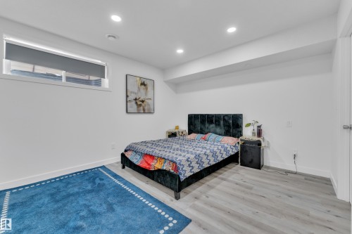 5516 5 Avenue, Edmonton, AB - Indoor Photo Showing Bedroom