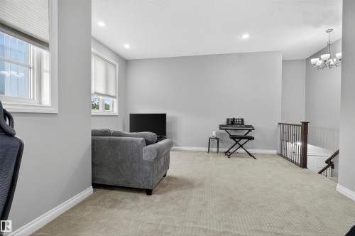 618 Adams Way Sw, Edmonton, AB - Indoor