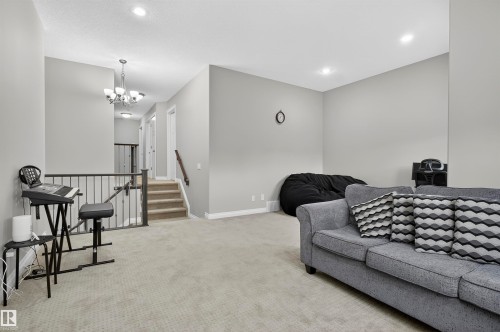 618 Adams Way Sw, Edmonton, AB - Indoor Photo Showing Other Room