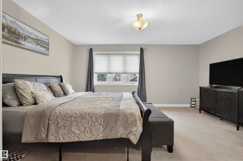 618 Adams Way Sw, Edmonton, AB - Indoor Photo Showing Bedroom
