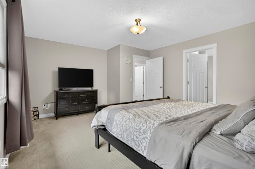 618 Adams Way Sw, Edmonton, AB - Indoor Photo Showing Bedroom