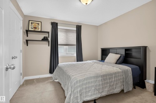 618 Adams Way Sw, Edmonton, AB - Indoor Photo Showing Bedroom