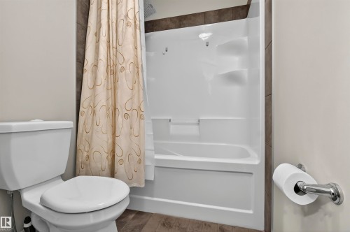 618 Adams Way Sw, Edmonton, AB - Indoor Photo Showing Bathroom