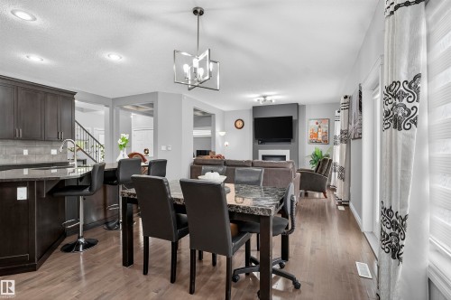 618 Adams Way Sw, Edmonton, AB - Indoor Photo Showing Dining Room