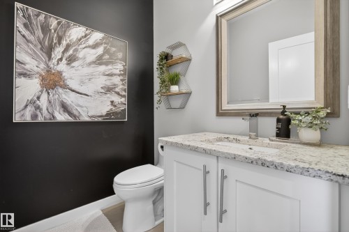 11016 122 Street Nw, Edmonton, AB - Indoor Photo Showing Bathroom