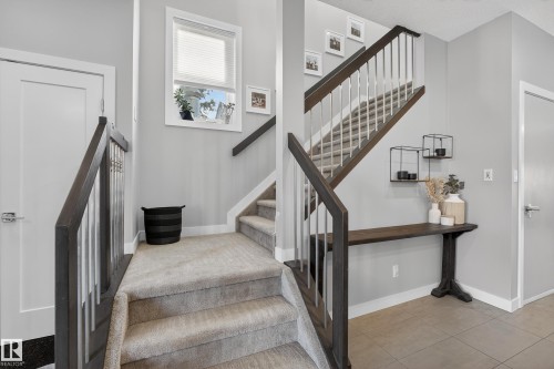 11016 122 Street Nw, Edmonton, AB - Indoor Photo Showing Other Room