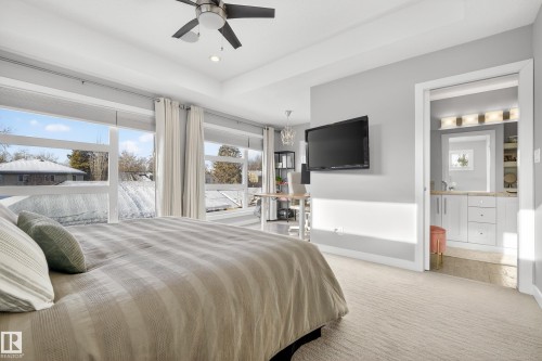 11016 122 Street Nw, Edmonton, AB - Indoor Photo Showing Bedroom