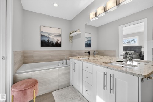 11016 122 Street Nw, Edmonton, AB - Indoor Photo Showing Bathroom