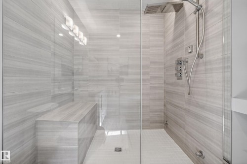 11016 122 Street Nw, Edmonton, AB - Indoor Photo Showing Bathroom