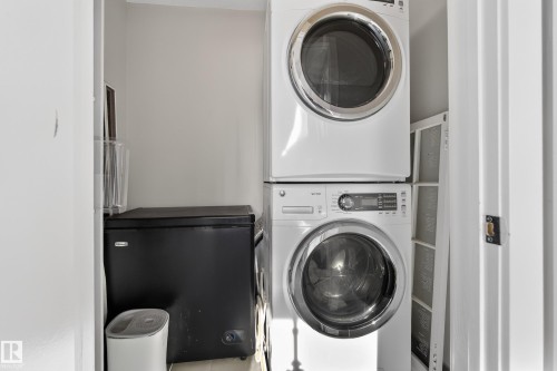 11016 122 Street Nw, Edmonton, AB - Indoor Photo Showing Laundry Room
