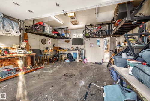 11016 122 Street Nw, Edmonton, AB - Indoor Photo Showing Garage