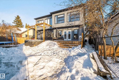 11016 122 Street Nw, Edmonton, AB - Outdoor