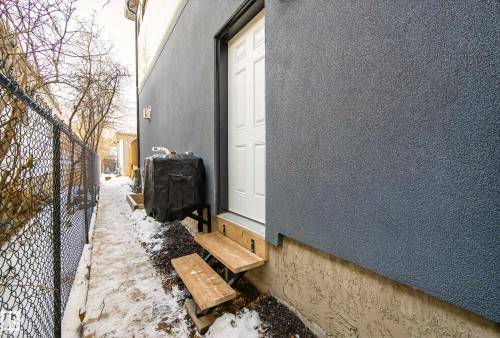 11016 122 Street Nw, Edmonton, AB - Outdoor