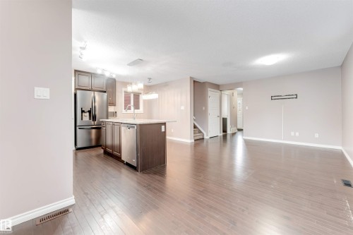 245 Ebbers Boulevard, Edmonton, AB - Indoor Photo Showing Kitchen