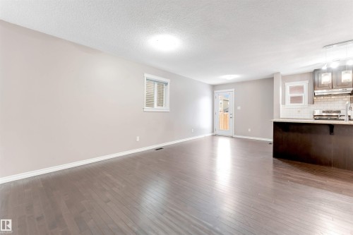 245 Ebbers Boulevard, Edmonton, AB - Indoor Photo Showing Kitchen