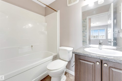 245 Ebbers Boulevard, Edmonton, AB - Indoor Photo Showing Bathroom