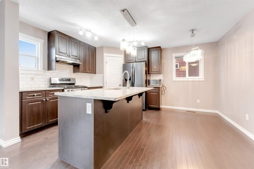 245 Ebbers Boulevard, Edmonton, AB - Indoor Photo Showing Kitchen With Upgraded Kitchen