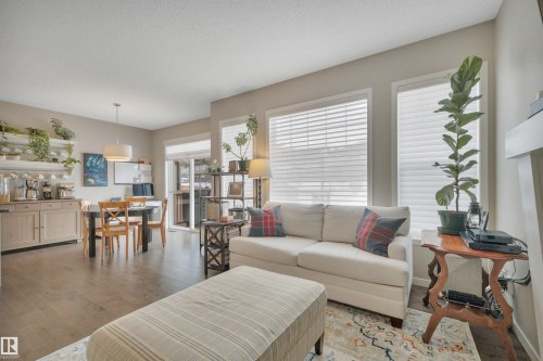 2394 Cassidy Way, Edmonton, AB - Indoor Photo Showing Living Room