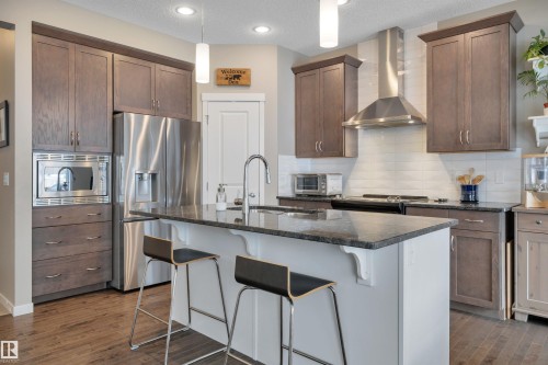 2394 Cassidy Way, Edmonton, AB - Indoor Photo Showing Kitchen With Upgraded Kitchen