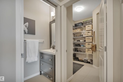 2394 Cassidy Way, Edmonton, AB - Indoor