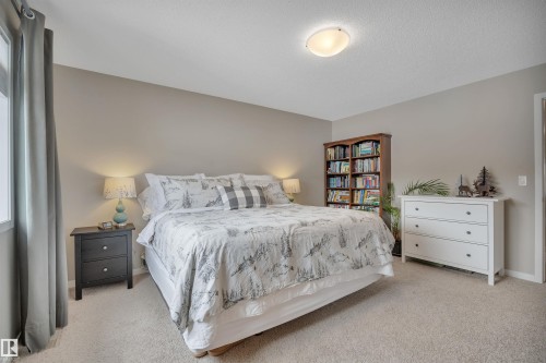 2394 Cassidy Way, Edmonton, AB - Indoor Photo Showing Bedroom