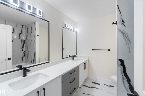 5 piece - 8319 81Ave, Edmonton, AB - Indoor Photo Showing Bathroom