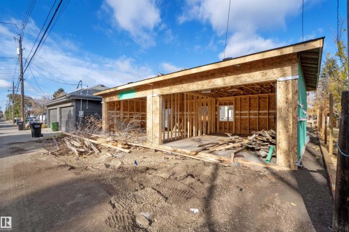 2 car garage! - 8319 81Ave, Edmonton, AB - Outdoor