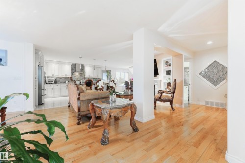 9720 65 Avenue, Edmonton, AB - Indoor